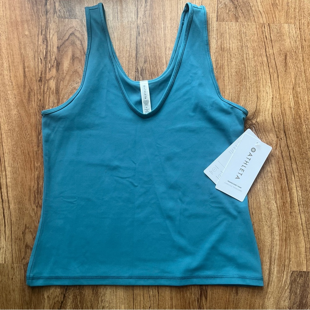 NWT Athleta Transcend Crop Tank Size Medium MSRP $65